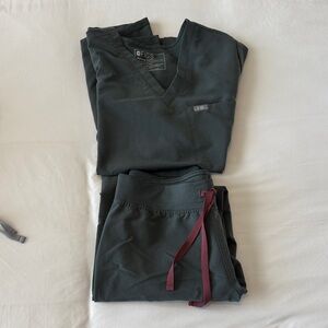 Figs Eucalyptus Scrub Set